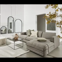 Agir højrevendt sofa med chaiselong