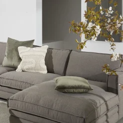 Agir højrevendt sofa med chaiselong