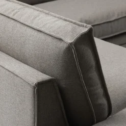 Agir venstrevendt hjørnesofa med pufafslutning