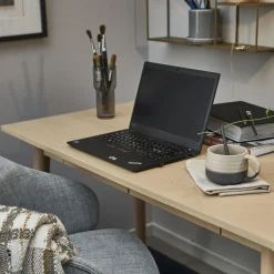 Desk Skrivebord