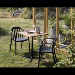 Hydra Cafésæt med 1 bord træ + 2 stole sort