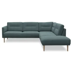 Larvik højrevendt hjørnesofa med pufafslutning