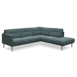 Larvik højrevendt hjørnesofa med pufafslutning