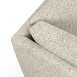 Lean venstrevendt hjørnesofa med pufafslutning