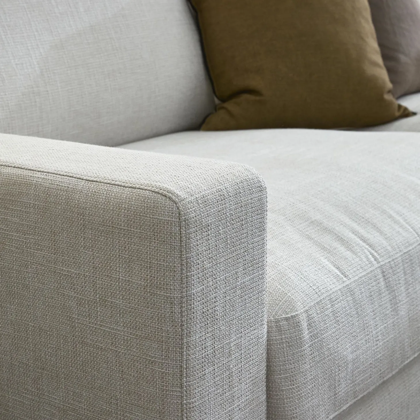 Norsberg venstrevendt hjørnesofa med pufafslutning