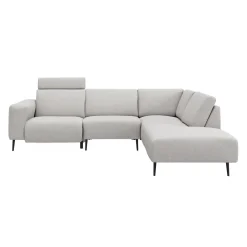 Remus højrevendt sofa med pufafslutning